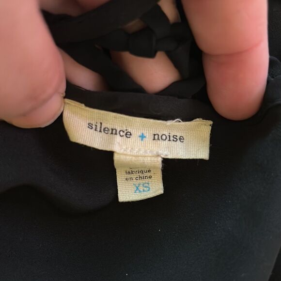 SILENCE & NOISE Urban Outfitters Size X-Small Black Strappy Mini Dress Pull On - Picture 7 of 7
